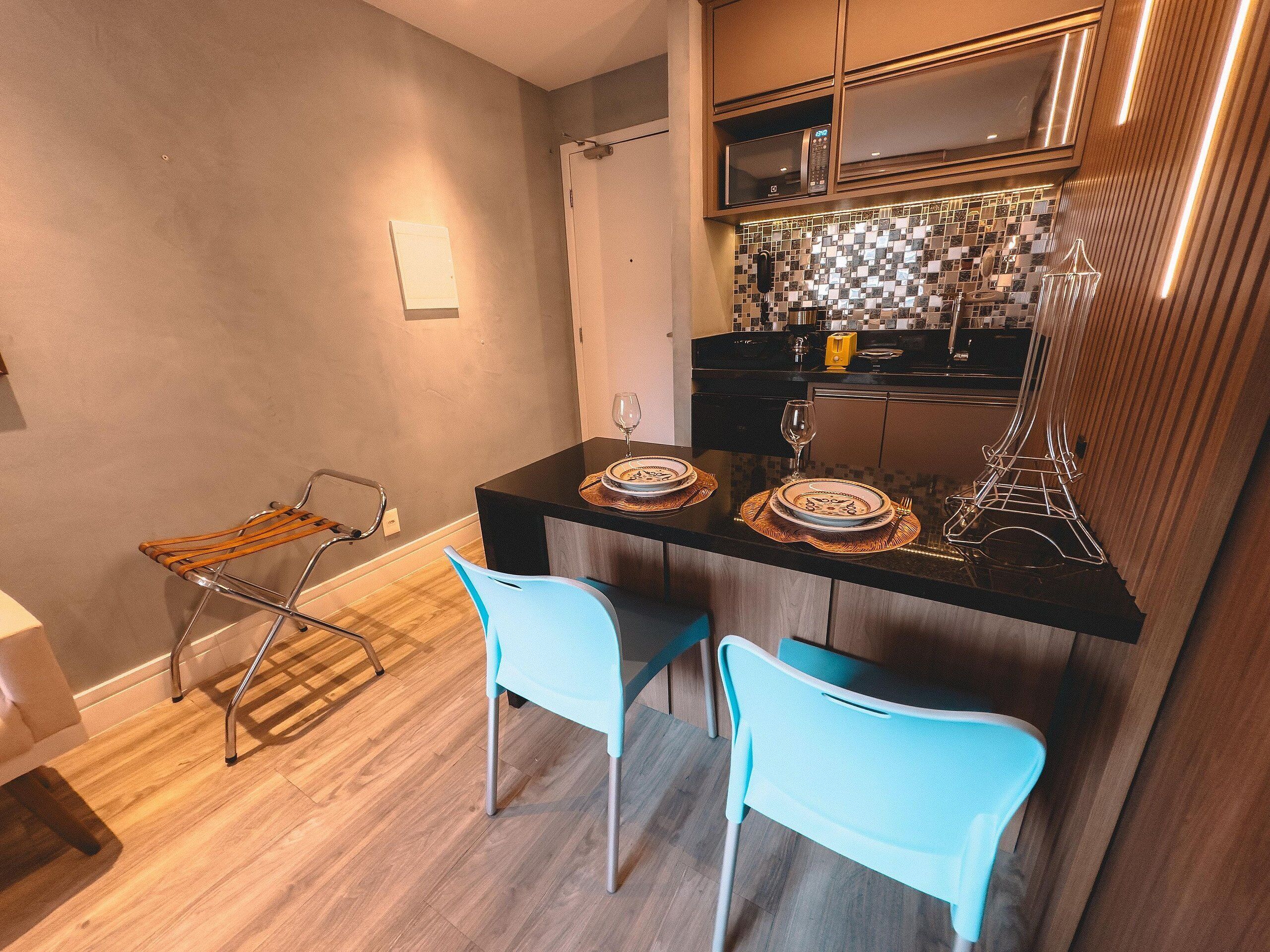 Deluxe Studio, 1 Queen Bed | Interior