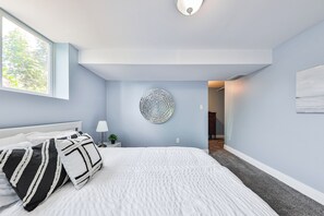 2 多间卧室、熨斗/熨衣板、WiFi、床单