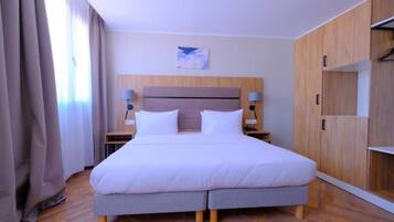 Coffres-forts dans les chambres, rideaux occultants