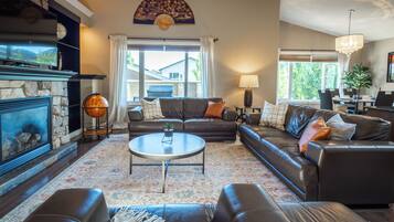 Télévision, cheminée