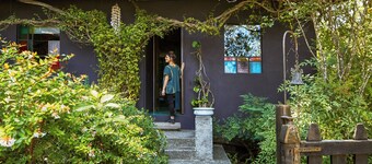 AAV | El Vagón—Diseño único con terraza elevada.
