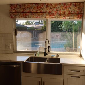 Interior - 4BR Family Home w/ Pool. Near UC Merced and Yosemite. Ideal for Extended Stays (Merced)