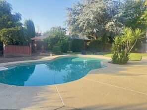 Pool - Blissful Escape in the Gateway to Yosemite (Merced)