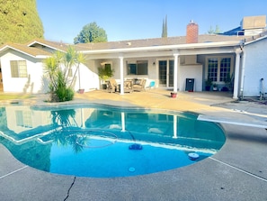 Pool - 4BR Family Home w/ Pool. Near UC Merced and Yosemite. Ideal for Extended Stays (Merced)