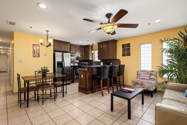 المنشأة من الداخل