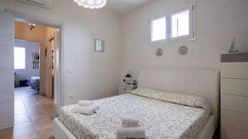 2 bedrooms, WiFi, bed sheets