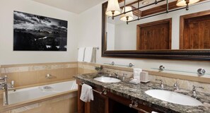 مجففات شعر، مناشف، ورق حمّام