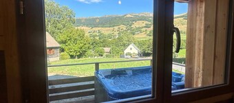 Chalet at the foot of Puy Mary with jacuzzi