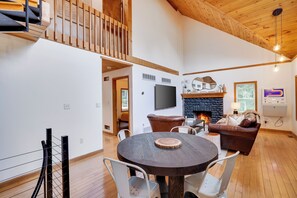 Interior - Modern Rustic Private Chalet (Tannersville)