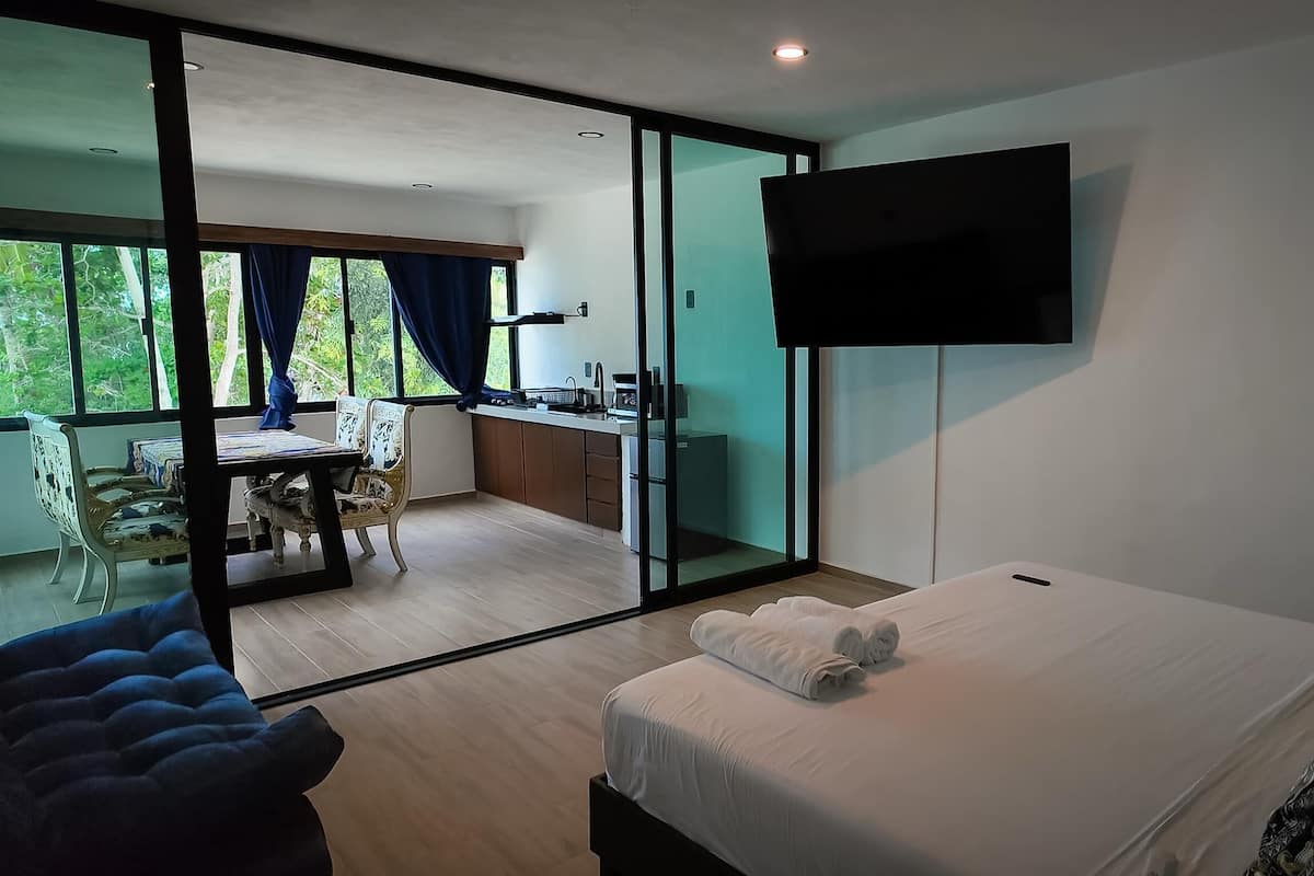 Deluxe Apartment, Ocean View | Iron/ironing board, WiFi (free)