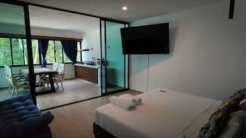 Deluxe Apartment, Ocean View | Iron/ironing board, free WiFi