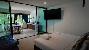 Apartamento luxo, vista para o oceano | Ferros/tábuas de passar roupa, Wi-Fi de cortesia