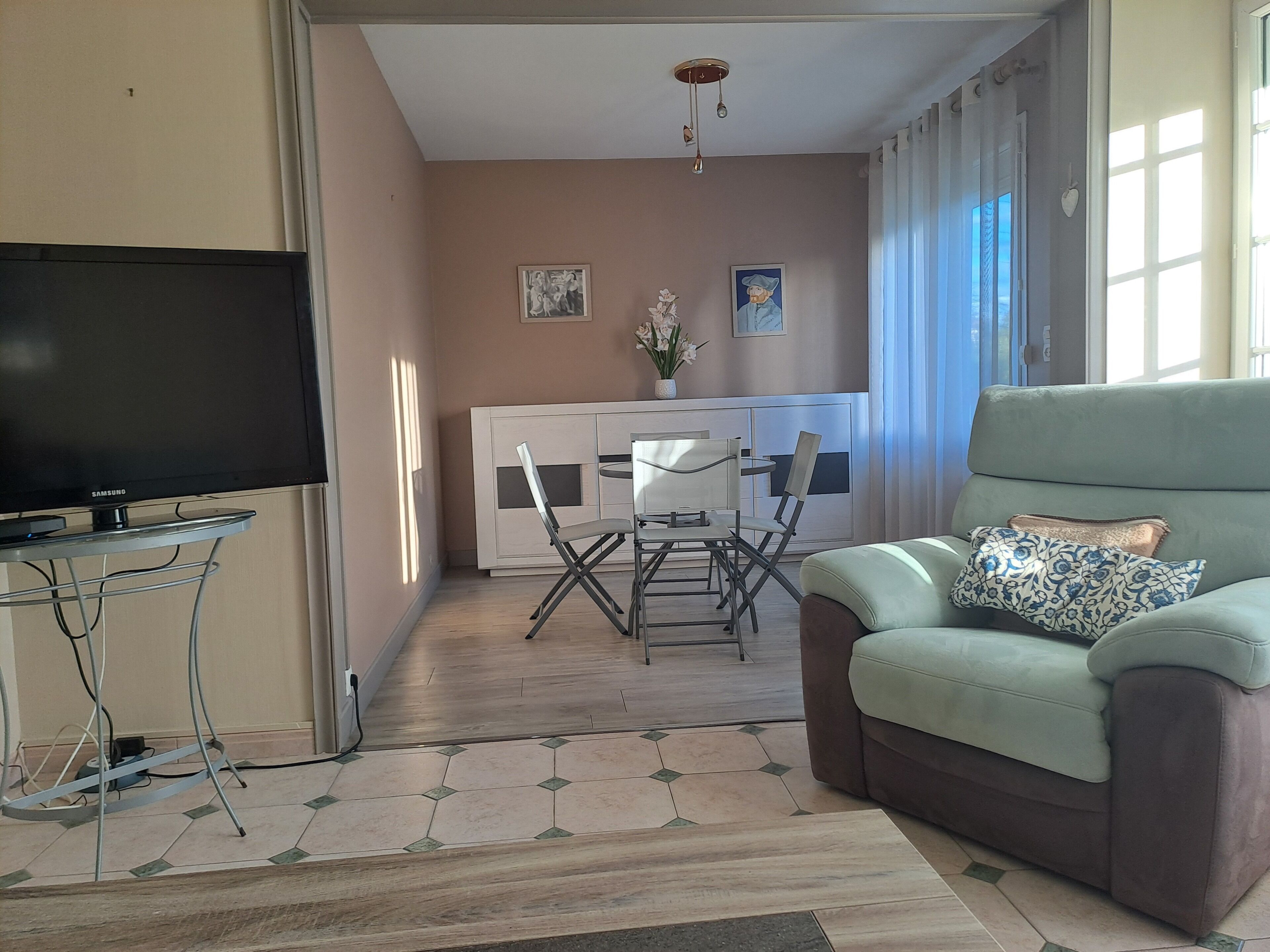Smart TV, tenis de mesa y libros 