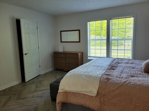 5 bedrooms, travel cot, free WiFi, bed sheets