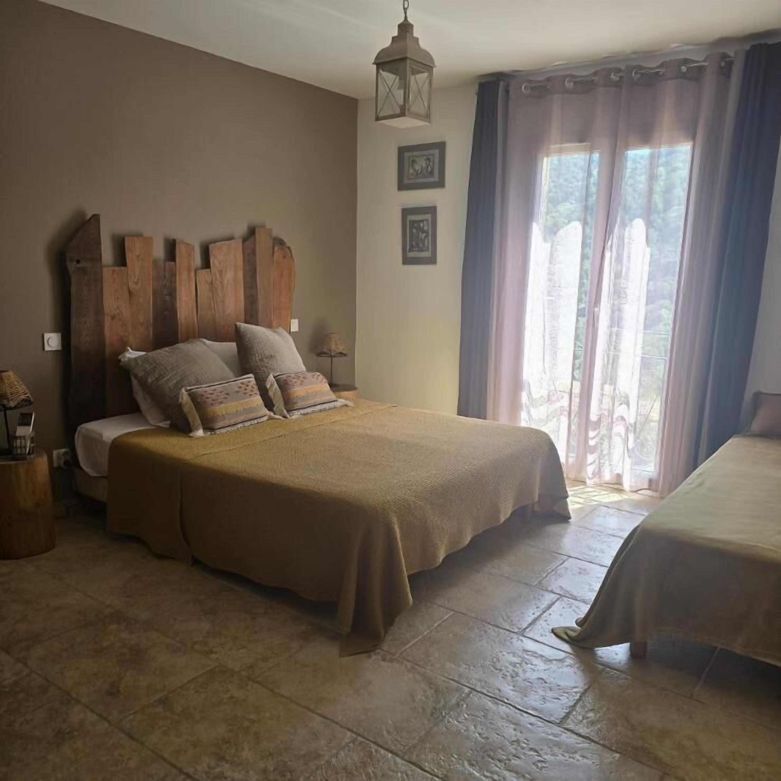 Superior Double Room, Mountain View | Desk, laptop workspace, blackout drapes, soundproofing