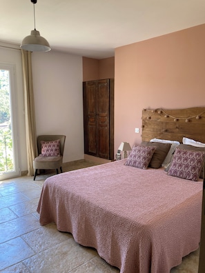 Superior Double Room, Mountain View | Desk, laptop workspace, blackout drapes, iron/ironing board