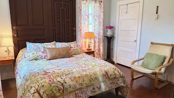 3 bedrooms, iron/ironing board, travel cot, free WiFi