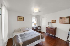 2 Schlafzimmer, Reisekinderbett, kostenloses WLAN, Bettwäsche