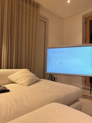 1 bedroom, internet, bed sheets