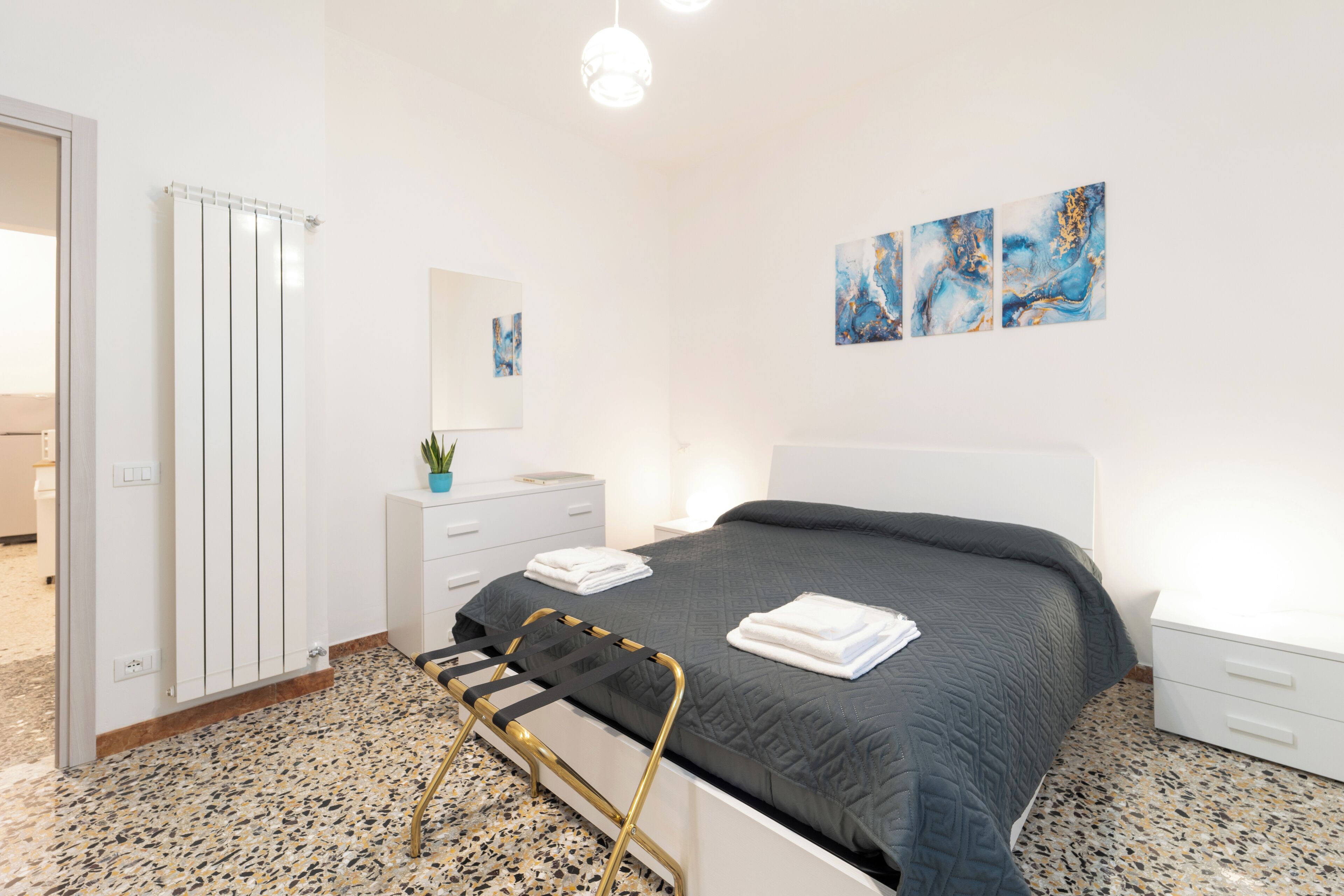 2 soverom, safe på rommet, reiseseng for barn og wi-fi (inkludert)