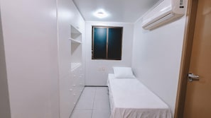 Departamento | Espacio para trabajar con laptop y cortinas blackout