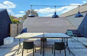 Outdoor dining - La Camuche by Hélène Dutrieu (Tournai)