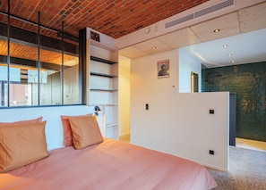 1 bedroom, iron/ironing board, WiFi, bed sheets - La Camuche by Hélène Dutrieu (Tournai)