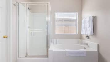 Toallas, jabón, papel de baño