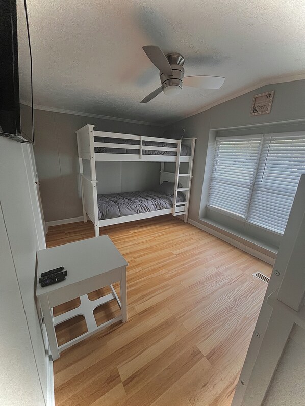 3 bedrooms, iron/ironing board, WiFi