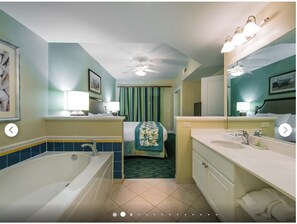 Hair dryer, towels, soap, toilet paper - Pre-Thanksgiving getaway! KING bd villa w/ pull-out sofa in Myrtle Beach! (Myrtle Beach)