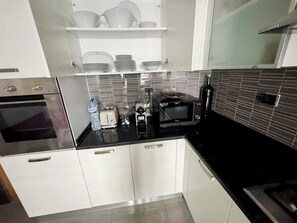 Mikrowelle, Ofen, Geschirrspüler