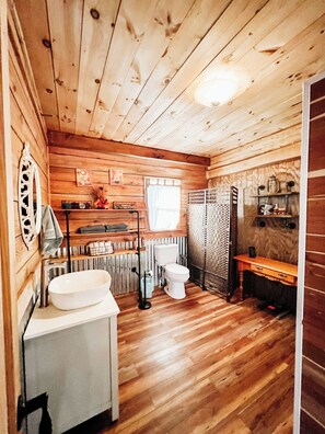 Towels, soap, toilet paper - Nana + Papa's Place: Rustic Pondside Cabin (Soperton)
