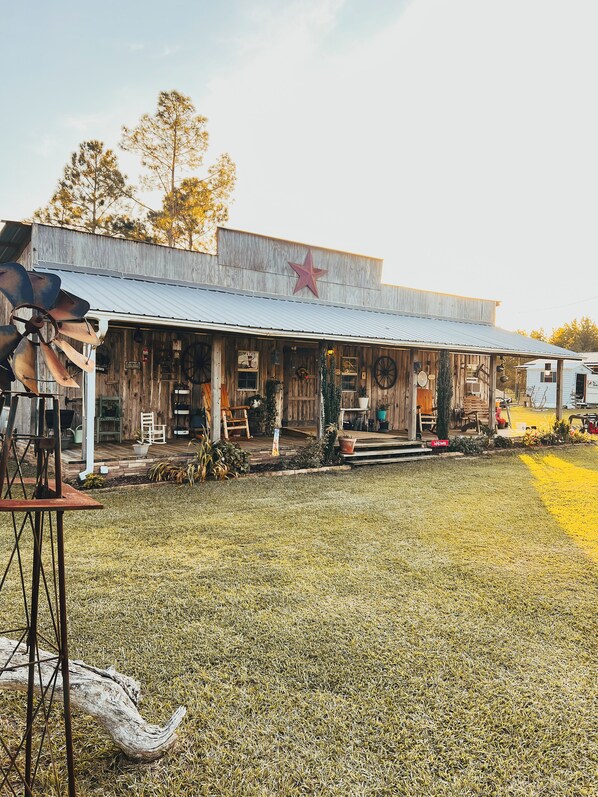 Exterior - Nana + Papa's Place: Rustic Pondside Cabin (Soperton)