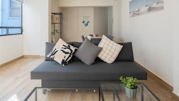 Comfort Apartment, 3 Bedrooms | Living area