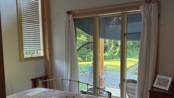 2 bedrooms, bed sheets