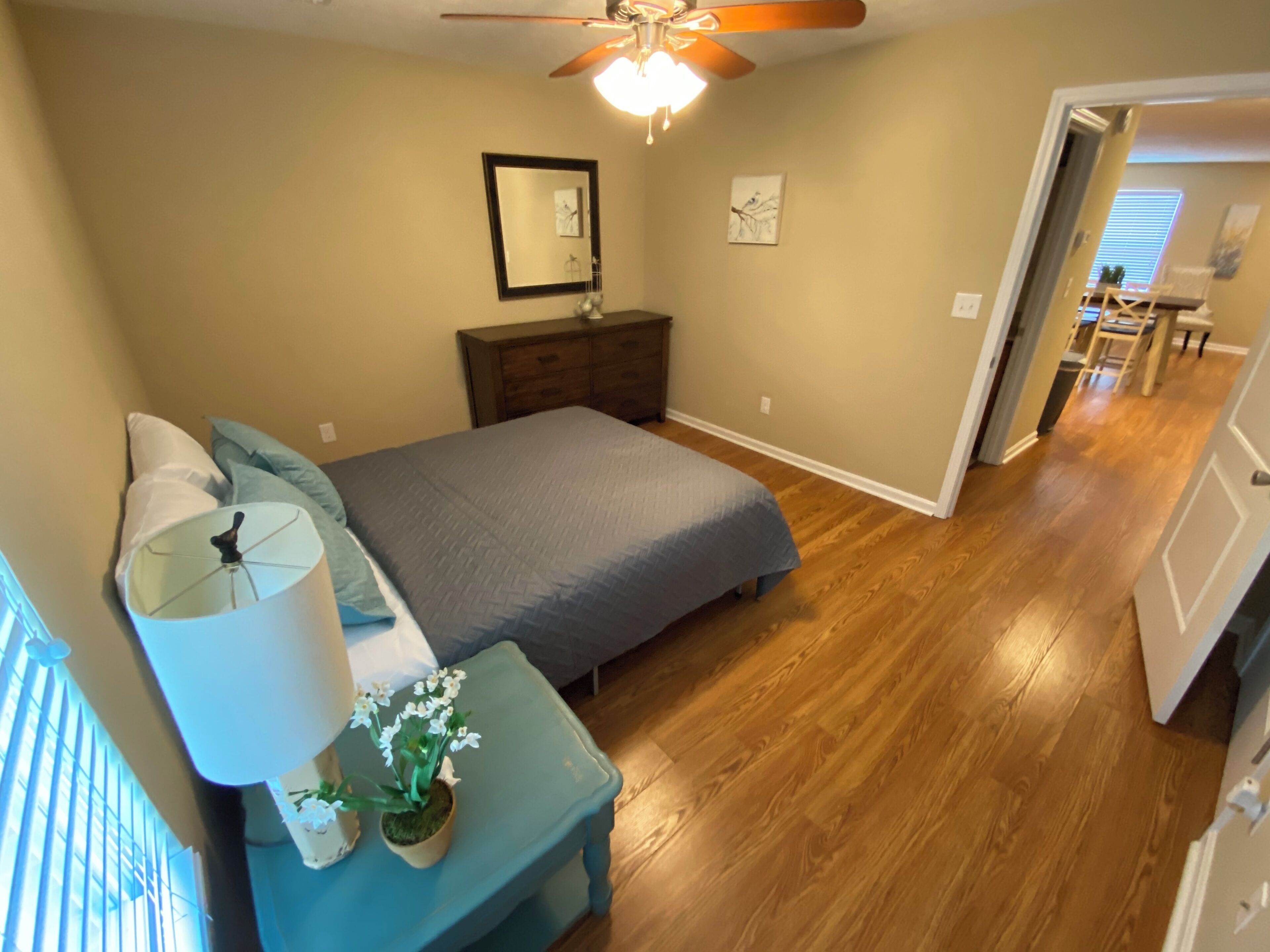 1 chambre, fer et planche à repasser, Wi-Fi, draps fournis