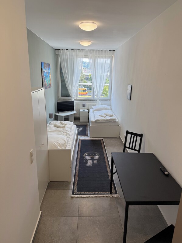 1 bedroom, iron/ironing board, internet, bed sheets