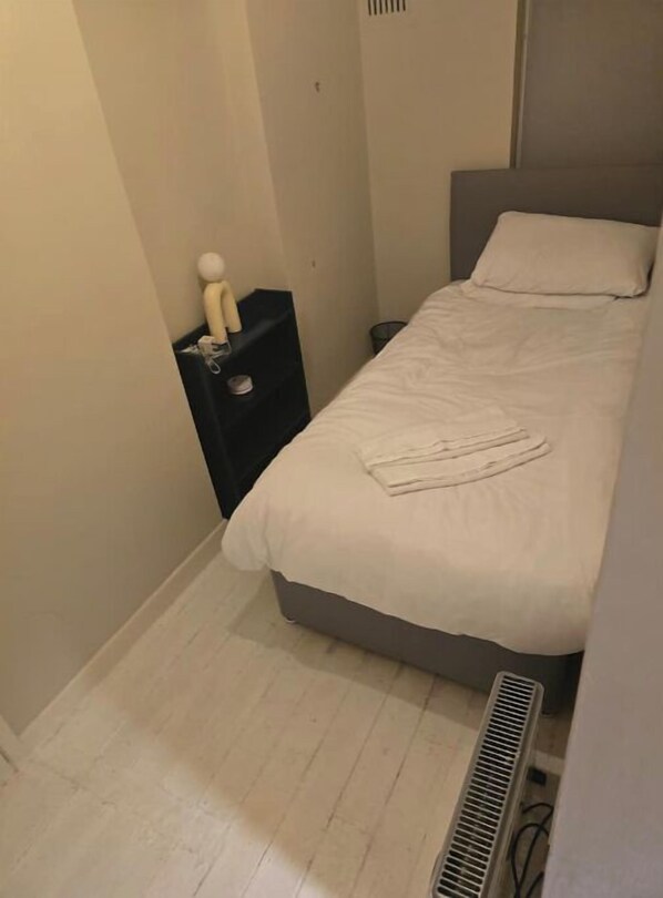 2 habitaciones, tabla de planchar con plancha y wifi gratis