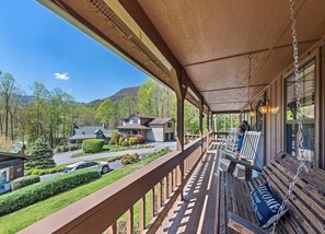 Property grounds - Majestic Grace-Spacious Style, Amazing Location! (Maggie Valley)