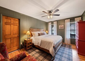 4 bedrooms, iron/ironing board, travel cot, free WiFi - Majestic Grace-Spacious Style, Amazing Location! (Maggie Valley)