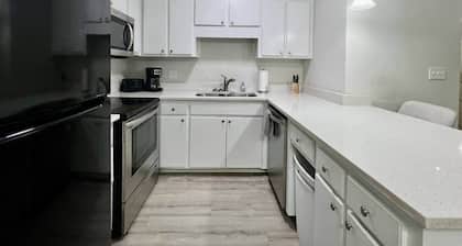 Apartment by Forest • Access to Clemson & Lakes