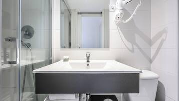 Basic Double Room | Bathroom | Shower, free toiletries, hair dryer, towels