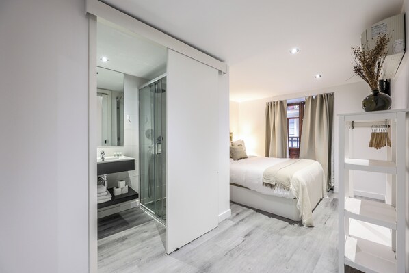 Basic Double Room | Free WiFi