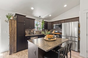 Micro-ondes, four, plaque de cuisson, lave-vaisselle