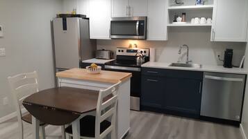 Mikrowelle, Ofen, Herdplatte, GeschirrspĂŒler