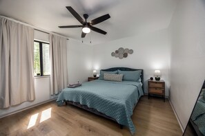 3 bedrooms, iron/ironing board, WiFi, bed sheets