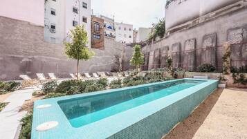 สระว่ายน้ำ