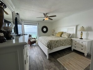 3 soverom, skrivebord, strykejern/-brett og wi-fi (inkludert)