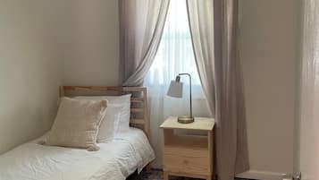 3 bedrooms, desk, iron/ironing board, WiFi