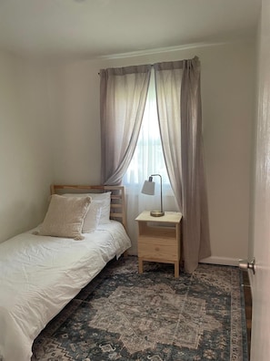 3 bedrooms, desk, iron/ironing board, WiFi
